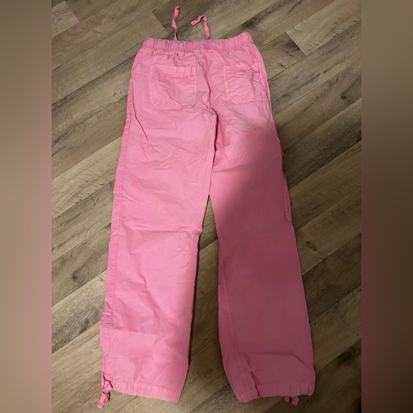Light pink baggy joggers. Extra small. Hardly worn. They do wrinkle easy. - Picture 3 of 3